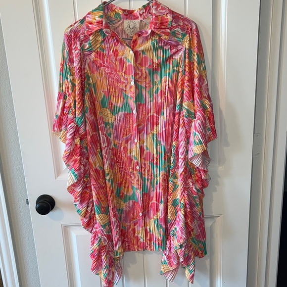 Fantastic Fawn Dresses & Skirts - Fantastic Fawn Floral Poncho/Top/Mini Dress -Size Small